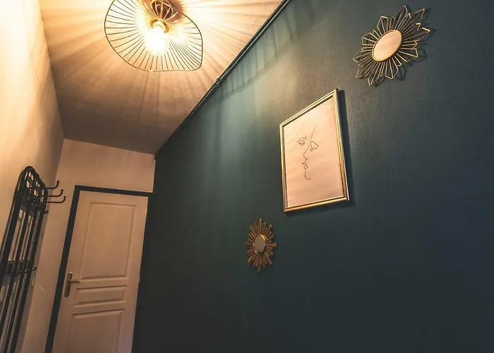 Chic + Balcony - Hyper Center Apartmán Remeš